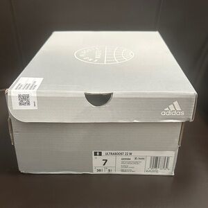 Adidas Ultraboost 22 W GX5594 Running Shoes